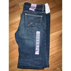 Women’s cinch ada jeans. 28/5R